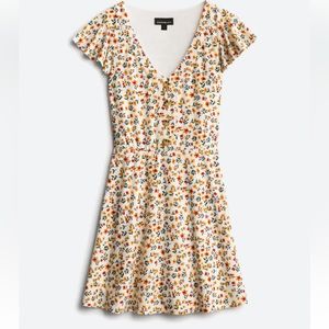 Button detail knit dress